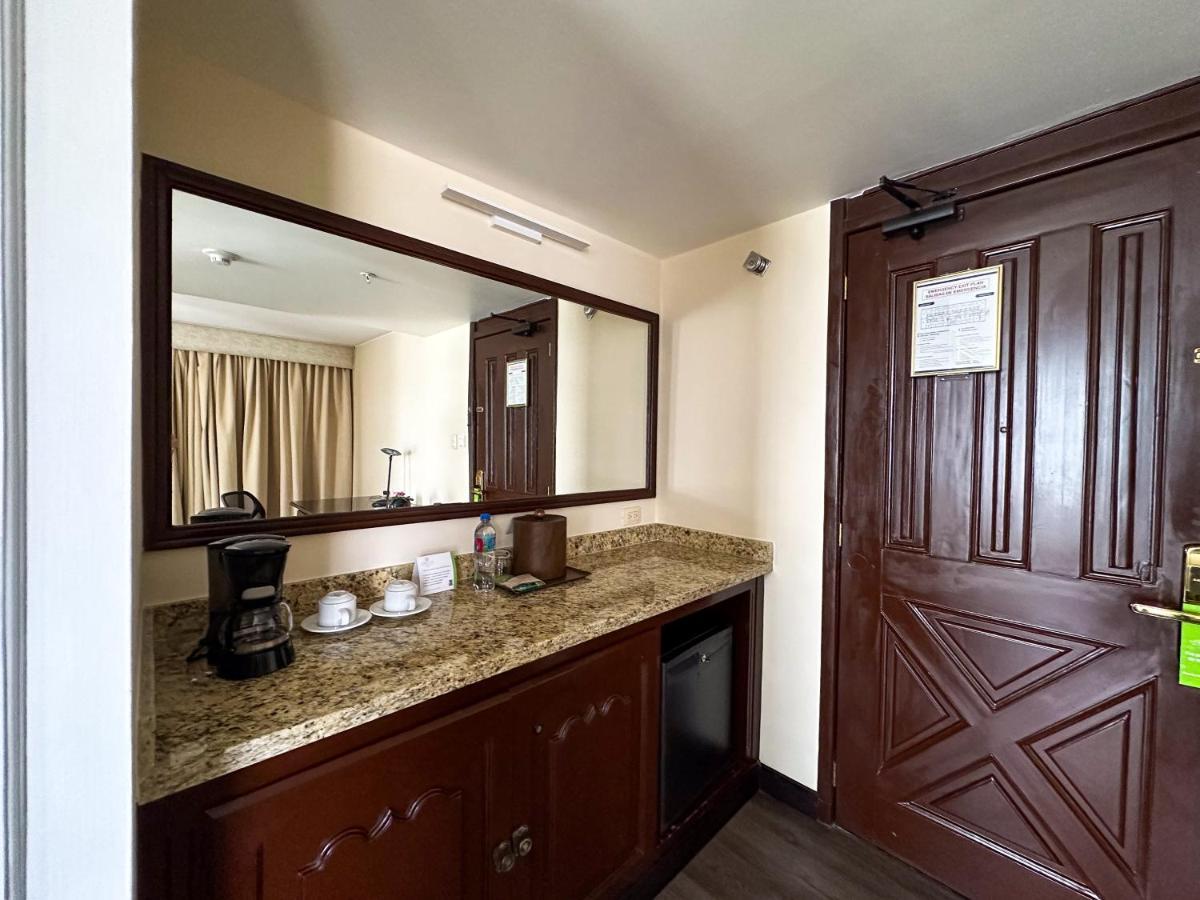 Hotel La Quinta By Wyndham Quito Extérieur photo