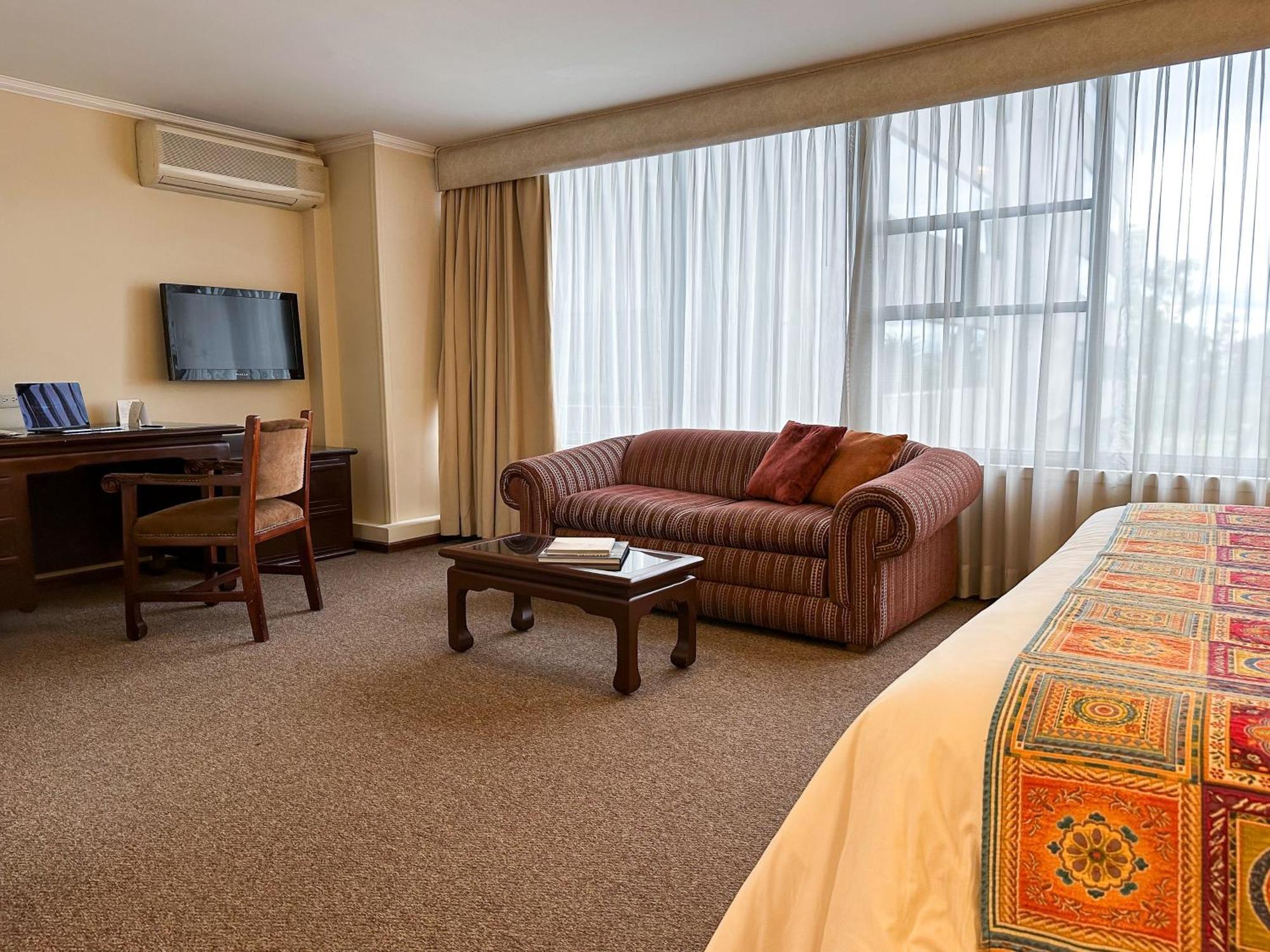 Hotel La Quinta By Wyndham Quito Extérieur photo