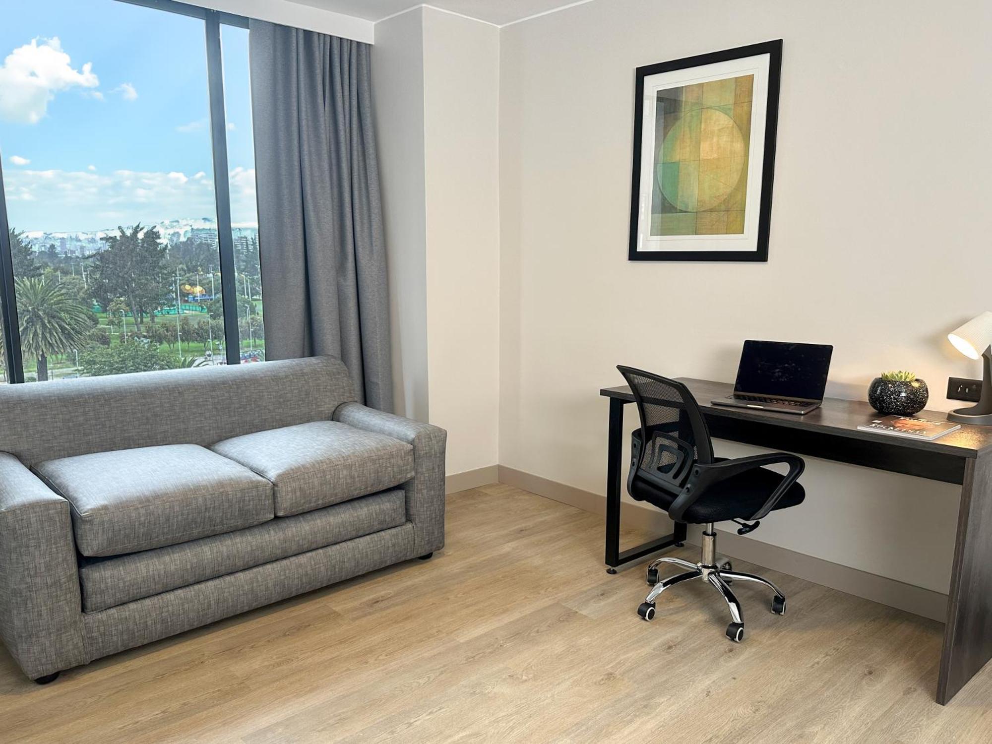 Hotel La Quinta By Wyndham Quito Extérieur photo