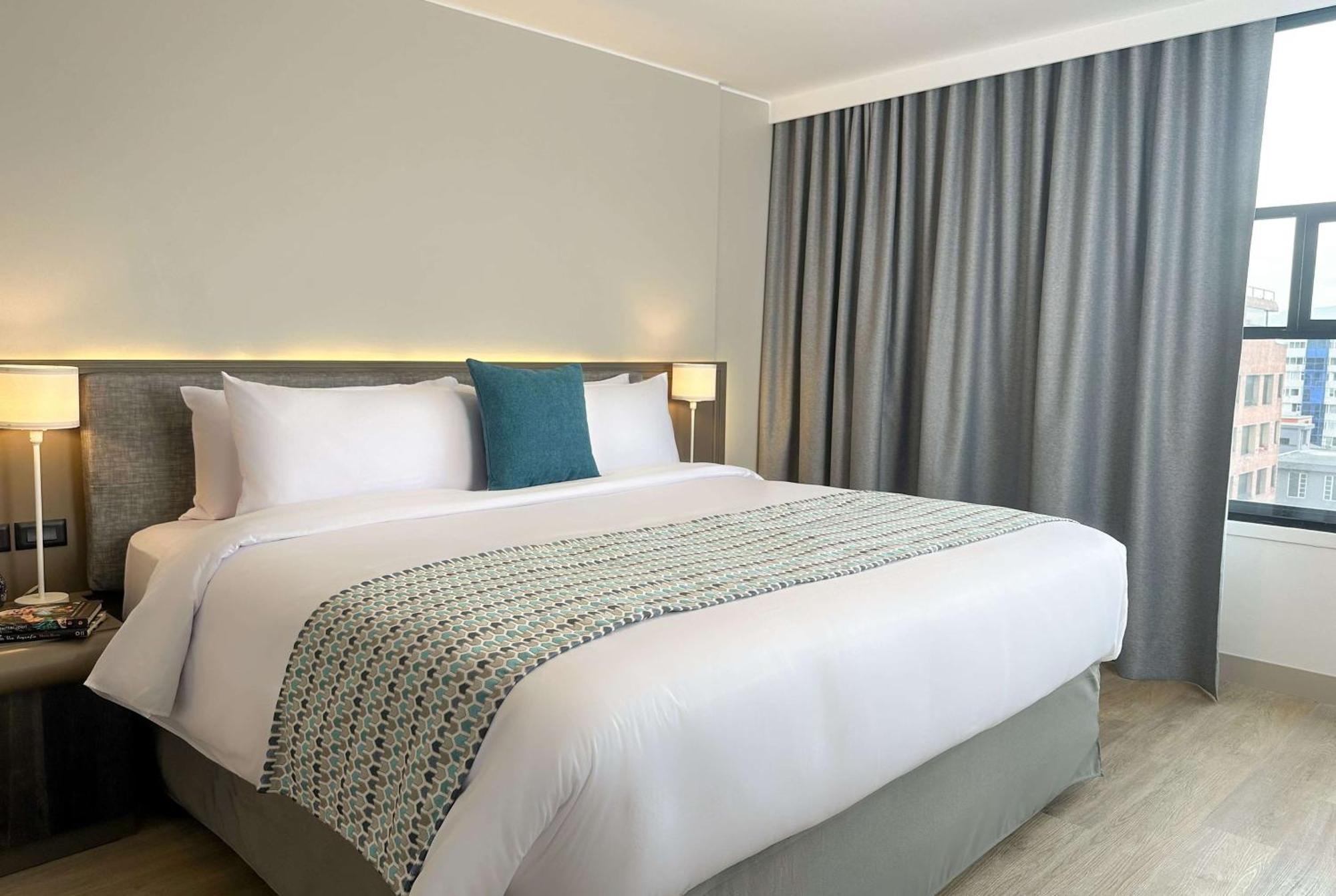Hotel La Quinta By Wyndham Quito Extérieur photo